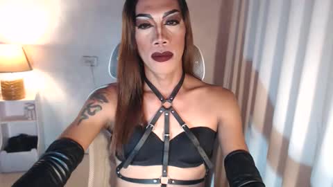 Snapshot of sexydevine_34 chatting on December 2025 01:13:01 AM Devine online show from December 2025 01:13:01 AM