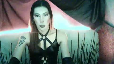 Snapshot of sexydevine_34 chatting on April 2026 02:51:02 AM Devine online show from April 2026 02:51:02 AM