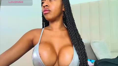 Vanessa online show from December 2025 08:28:02 PM