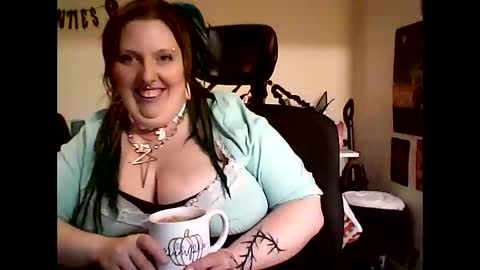 Snapshot of sexyemoprincess chatting on November 2025 04:40:02 PM Wouldntyouliketoknow online show from November 2025 04:40:02 PM