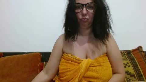 Snapshot of sexyerikka chatting on April 2026 02:39:02 AM Eva online show from April 2026 02:39:02 AM