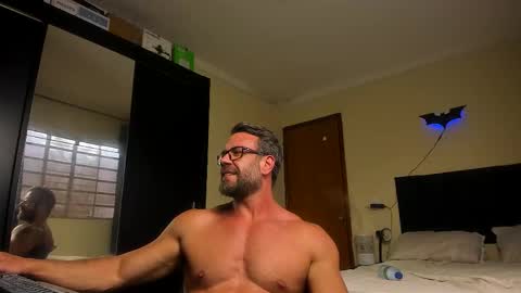 chris online show from November 2025 04:31:02 PM