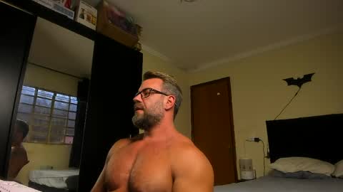 Snapshot of sexyflightz chatting on April 2026 05:06:02 PM chris online show from April 2026 05:06:02 PM