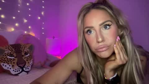Snapshot of sexygoodvibebabe69 chatting on January 2025 10:43:01 AM Ashley Love online show from January 2025 10:43:01 AM