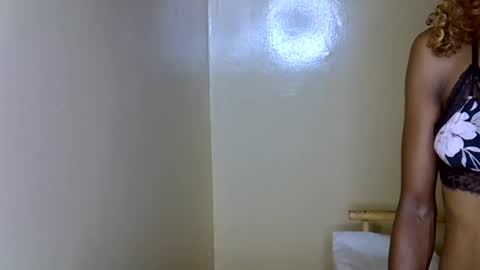 SexyHollyMontana1111 online show from July 2026 06:46:02 AM