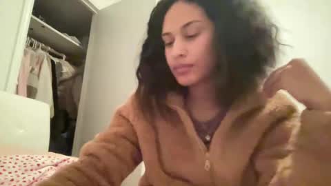 Snapshot of sexyjenny999 chatting on December 2024 01:10:01 AM Jenny online show from December 2024 01:10:01 AM