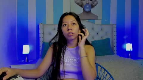 Snapshot of sexylaurita4u chatting on December 2024 11:41:01 AM laura online show from December 2024 11:41:01 AM