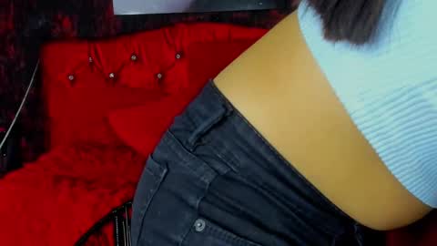 Snapshot of sexylaurita4u chatting on December 2024 11:33:01 AM laura online show from December 2024 11:33:01 AM