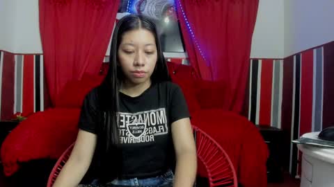 Snapshot of sexylaurita4u chatting on February 2025 11:11:02 AM laura online show from February 2025 11:11:02 AM