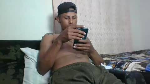 Snapshot of sexyleon69 chatting on February 2025 04:52:02 AM Sexy leon online show from February 2025 04:52:02 AM