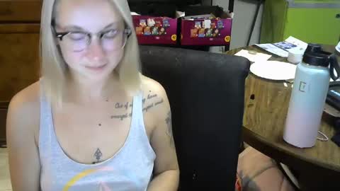 Snapshot of sexylexie93 chatting on October 2025 02:34:02 AM sexylexie93 online show from October 2025 02:34:02 AM