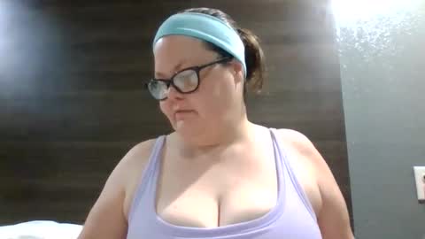 Snapshot of sexylil_bbw chatting on April 2026 10:40:01 PM sexylil_bbw online show from April 2026 10:40:01 PM