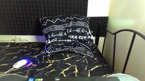 Snapshot of sexylove212002 chatting on November 2025 06:14:01 AM Lily online show from November 2025 06:14:01 AM