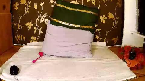 Squirty Maya Gold online show from October 2025 06:36:01 AM