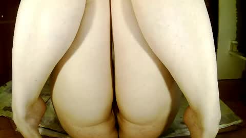 Snapshot of sexymayagold chatting on April 2026 08:42:02 AM Squirty Maya Gold online show from April 2026 08:42:02 AM