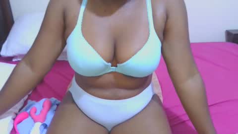 Snapshot of sexymompie chatting on December 2024 10:49:01 AM CANDY online show from December 2024 10:49:01 AM