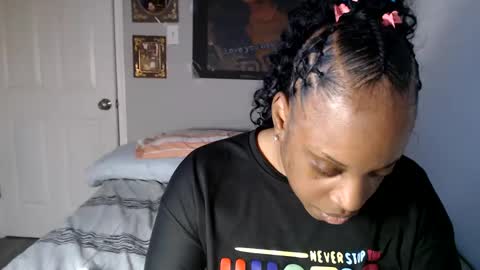 Snapshot of sexymona1218 chatting on October 2025 05:49:01 AM SexyMona online show from October 2025 05:49:01 AM