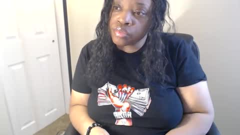SexyMona online show from April 2026 05:54:01 PM