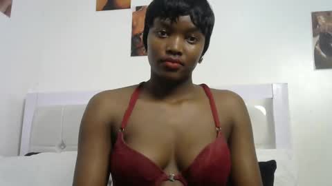 Snapshot of sexypetite_lee chatting on November 2025 04:59:01 AM Lee online show from November 2025 04:59:01 AM