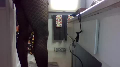 Snapshot of sexypluvin chatting on November 2025 05:01:02 PM sexypluvin online show from November 2025 05:01:02 PM