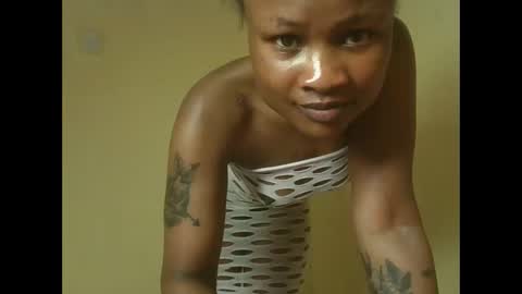 queenivy online show from October 2025 01:14:01 PM