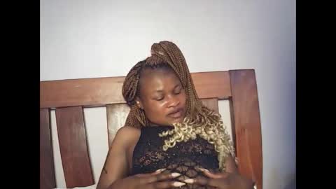 queenivy online show from February 2026 06:00:02 PM