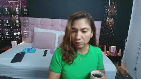 Snapshot of sexyrachel_ chatting on September 2025 12:18:01 PM R A C H E L online show from September 2025 12:18:01 PM