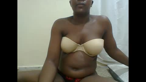 Snapshot of sexysleeky chatting on December 2025 09:43:01 PM PAULINE online show from December 2025 09:43:01 PM