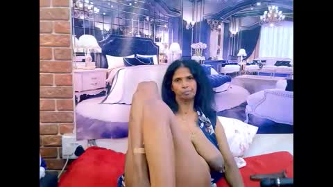 sexyva4u2luv online show from May 2026 09:25:01 AM