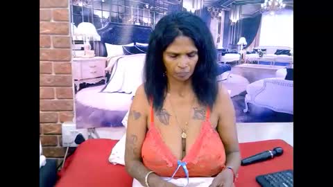 sexyva4u2luv online show from May 2026 05:25:02 AM