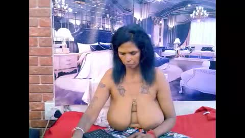sexyva4u2luv online show from May 2026 06:38:01 PM