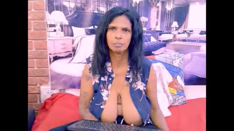 sexyva4u2luv online show from May 2026 06:57:02 PM