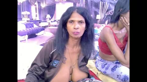sexyva4u2luv online show from June 2026 12:27:01 AM