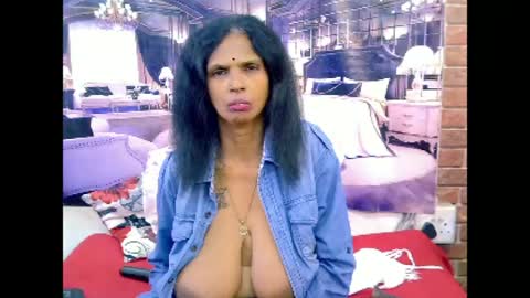 sexyva4u2luv online show from June 2026 11:39:01 PM