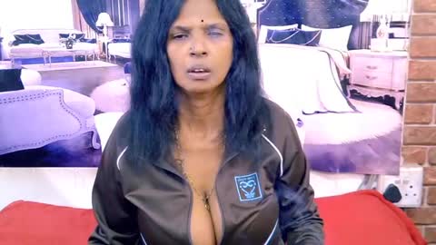 sexyva4u2luv online show from July 2026 06:14:02 PM