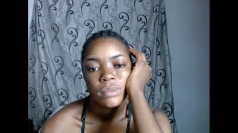 Snapshot of sexyxbunnyxx chatting on January 2025 02:04:02 AM Blue online show from January 2025 02:04:02 AM