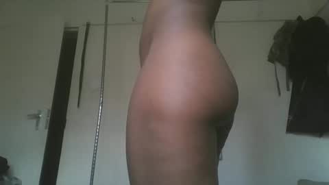 Snapshot of sexyy_tiny chatting on September 2025 09:57:02 AM Mel online show from September 2025 09:57:02 AM