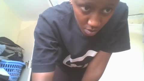 Snapshot of sexyy_tiny chatting on October 2025 10:47:02 AM Mel online show from October 2025 10:47:02 AM