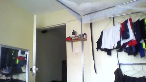 Mel online show from November 2025 12:42:02 PM