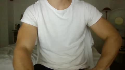 Snapshot of sexyyphilip chatting on February 2025 09:54:01 PM sexyyphilip online show from February 2025 09:54:01 PM