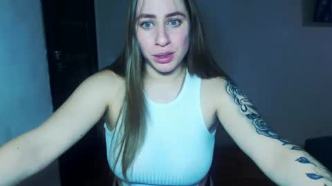 Yuliia online show from November 2025 01:44:02 PM