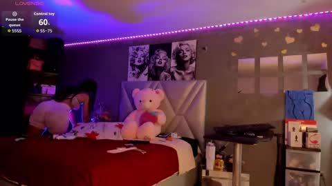 Snapshot of sexyzoe_69 chatting on October 2025 09:44:02 PM Alexa online show from October 2025 09:44:02 PM