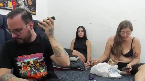 MiaSergio online show from November 2025 01:59:02 PM