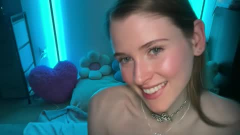 Snapshot of shadebabe chatting on April 2026 02:17:02 PM shadebabe online show from April 2026 02:17:02 PM