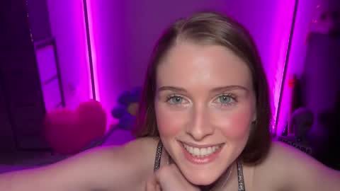 Snapshot of shadebabe chatting on April 2026 08:02:02 AM shadebabe online show from April 2026 08:02:02 AM
