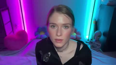Snapshot of shadebabe chatting on April 2026 01:17:02 PM shadebabe online show from April 2026 01:17:02 PM