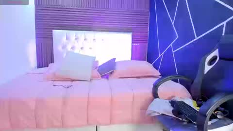 Liz online show from March 2026 08:37:01 PM