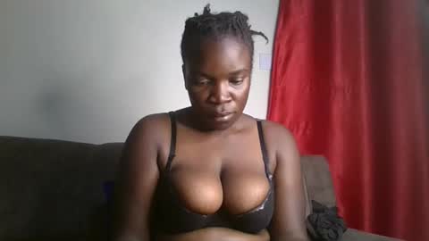 Snapshot of shadowsweet34 chatting on March 2026 05:44:01 AM val online show from March 2026 05:44:01 AM