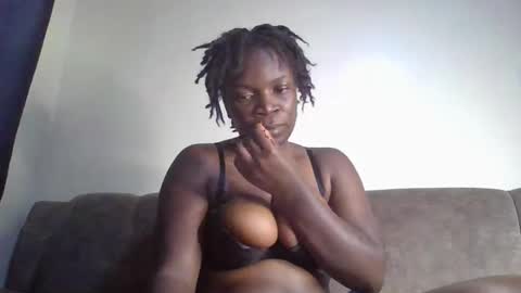 Snapshot of shadowsweet34 chatting on April 2026 05:05:01 AM val online show from April 2026 05:05:01 AM