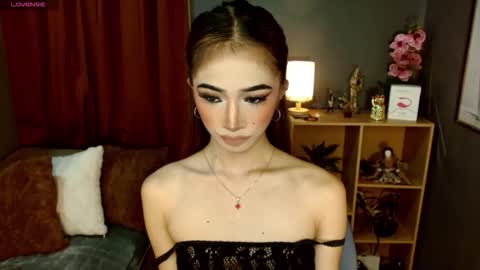 Snapshot of shaina_cummer chatting on March 2026 12:58:02 AM shaina online show from March 2026 12:58:02 AM